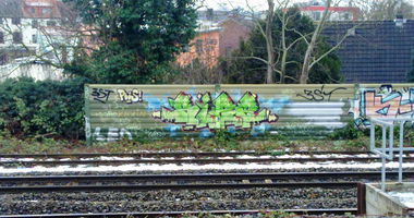 Graffiti Bombing - Photo by ZUGZWANG