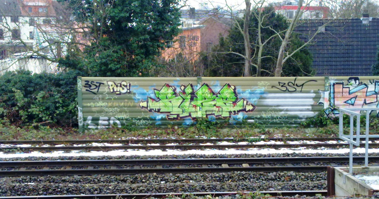 Graffiti Bombing - Photo by ZUGZWANG