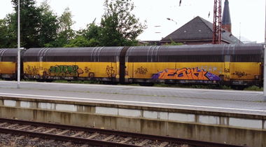 Graffiti Train - Photo by ZUGZWANG