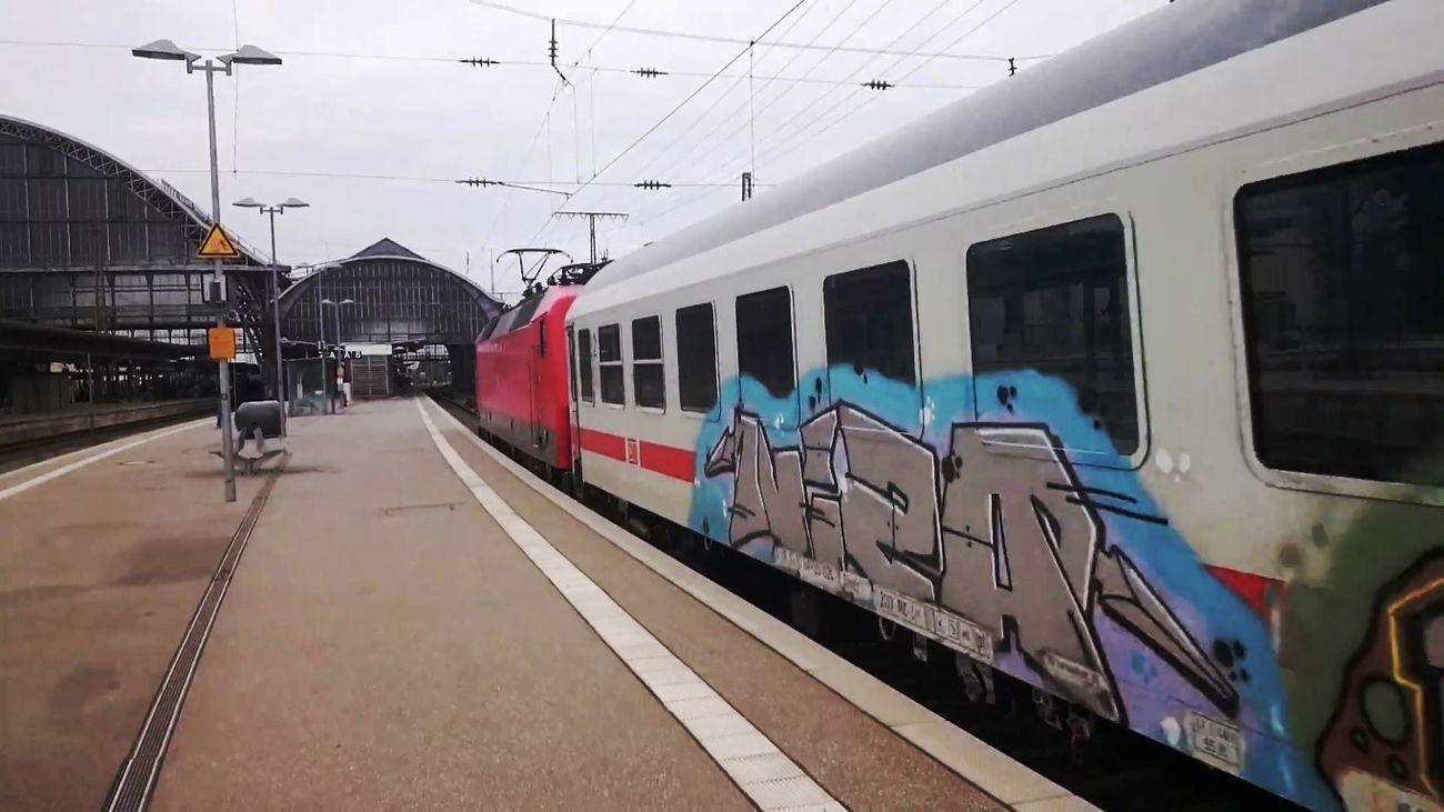 Graffiti Train - Photo by ZUGZWANG (2016)