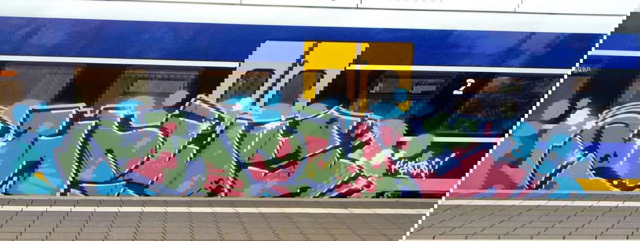 Graffiti Train - Photo by ZUGZWANG - howy, bremerhaven, 27 (2015)