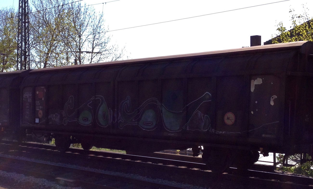 Graffiti Train - Photo by ZUGZWANG