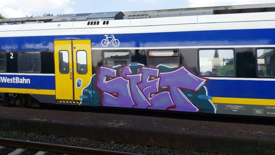 Graffiti Train - Photo by ZUGZWANG - siet (2016)