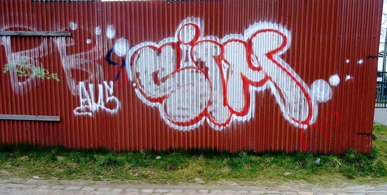 Graffiti Wall - Photo by ZUGZWANG - sim, bremerhaven