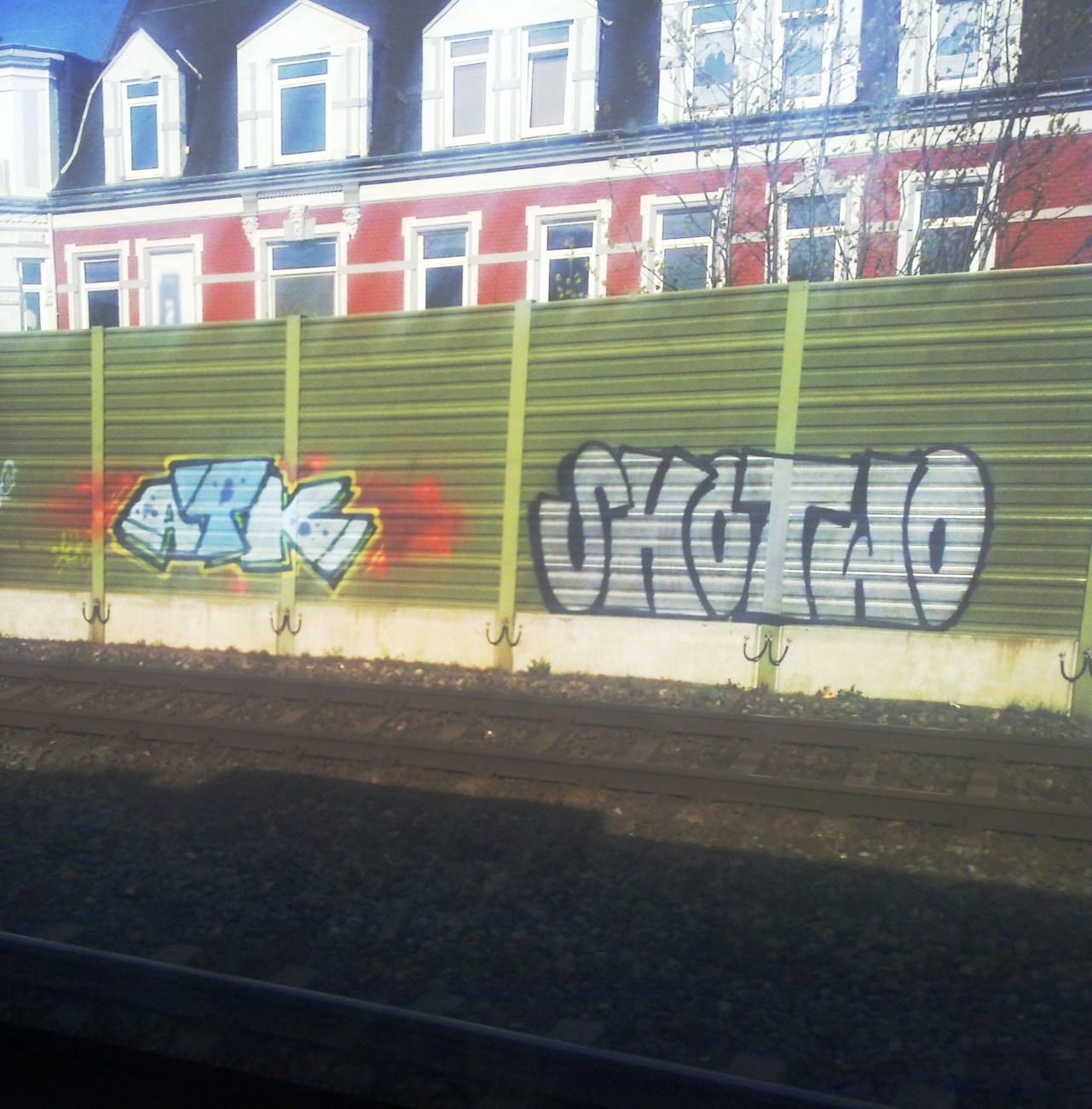 Graffiti Bombing - Photo by ZUGZWANG - atk, shotwo, bremerhaven