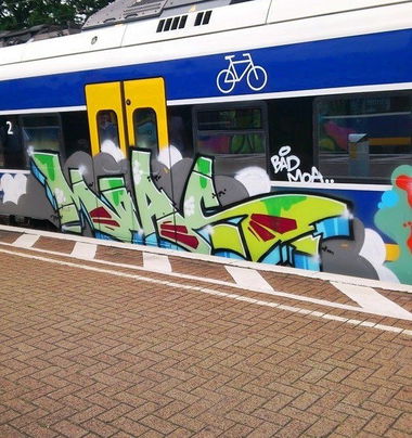 Graffiti Train - Photo by ZUGZWANG - moa