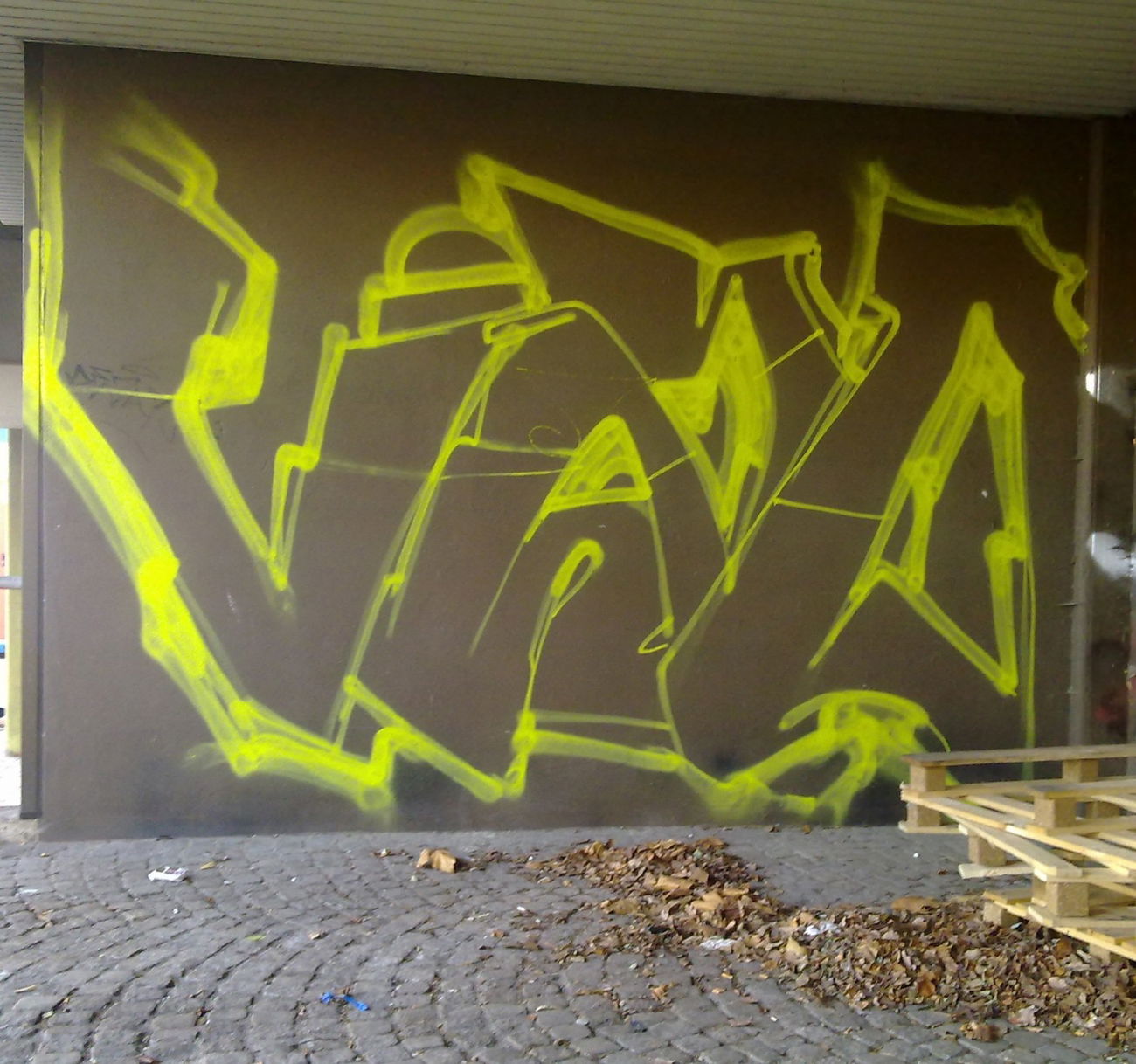 Graffiti Bombing - Photo by ZUGZWANG