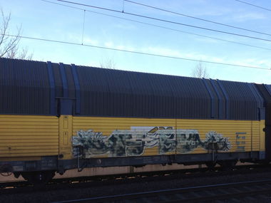 Graffiti Train - Photo by ZUGZWANG