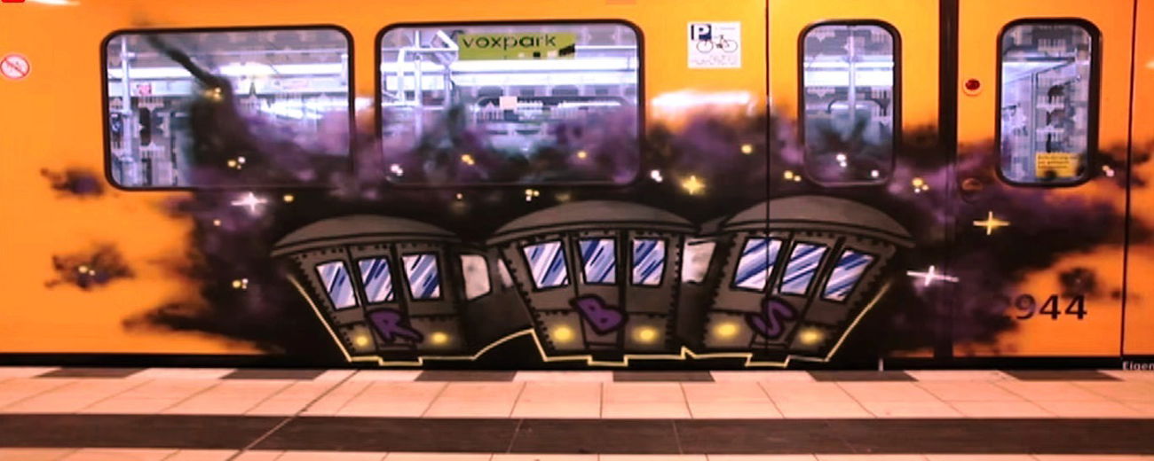 Graffiti Train - Photo by ZUGZWANG - rbs