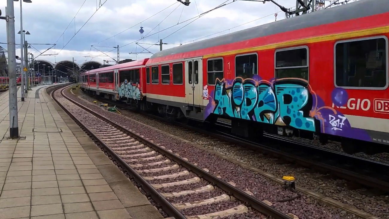 Graffiti Train - Photo by ZUGZWANG - hiper (2017)