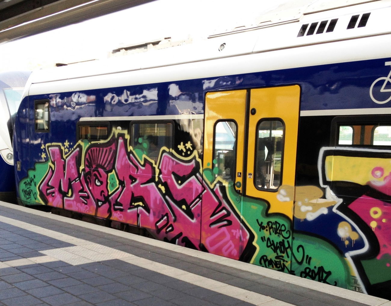 Graffiti Photo by ZUGZWANG - mobs