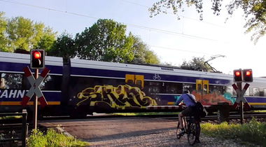 Graffiti Train - Photo by ZUGZWANG - skin (2017)