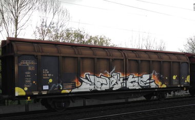 Graffiti Train - Photo by ZUGZWANG