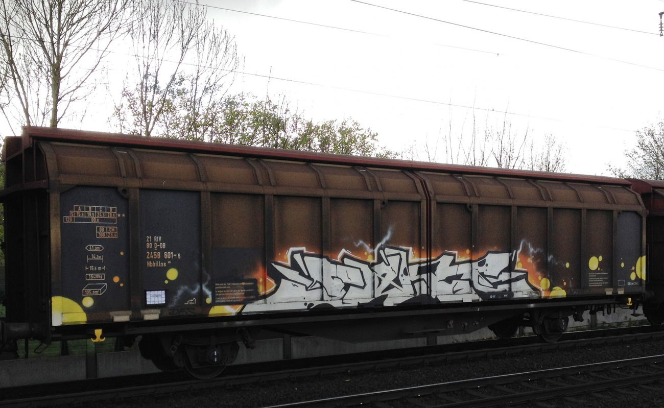 Graffiti Train - Photo by ZUGZWANG