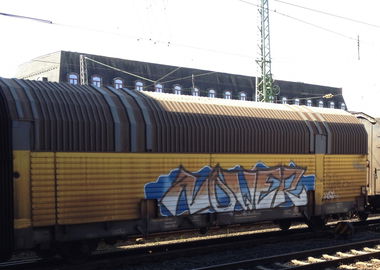 Graffiti Train - Photo by ZUGZWANG