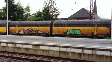 Graffiti Train - Photo by ZUGZWANG