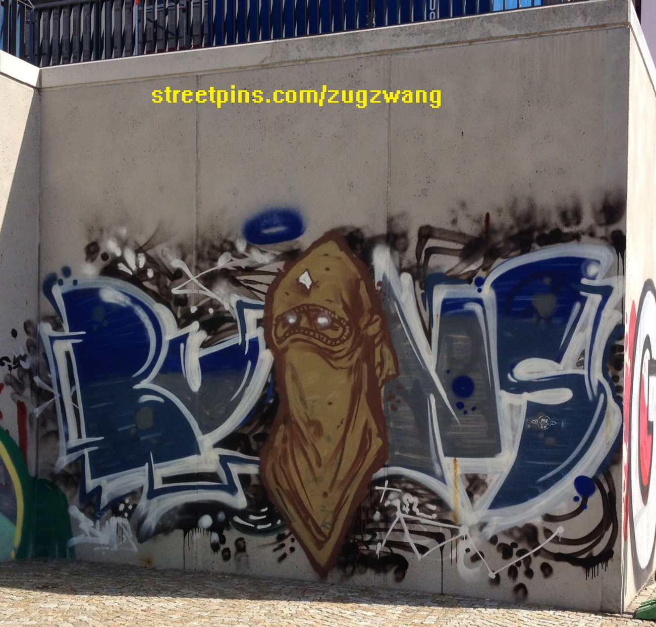 Graffiti Bombing - Photo by ZUGZWANG