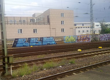 Graffiti Bombing - Photo by ZUGZWANG - rbh