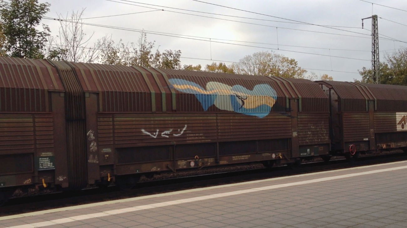 Graffiti Train - Photo by ZUGZWANG