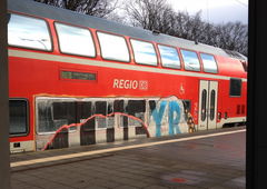 Graffiti Train - Photo by ZUGZWANG - theyr