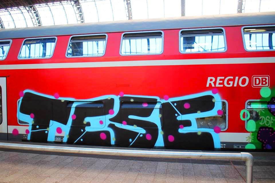 Graffiti Train - Photo by ZUGZWANG - tese, dsf, hamburg (2015)