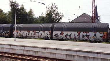 Graffiti Train - Photo by ZUGZWANG