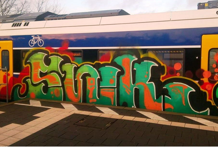 Graffiti Train - Photo by ZUGZWANG - swk