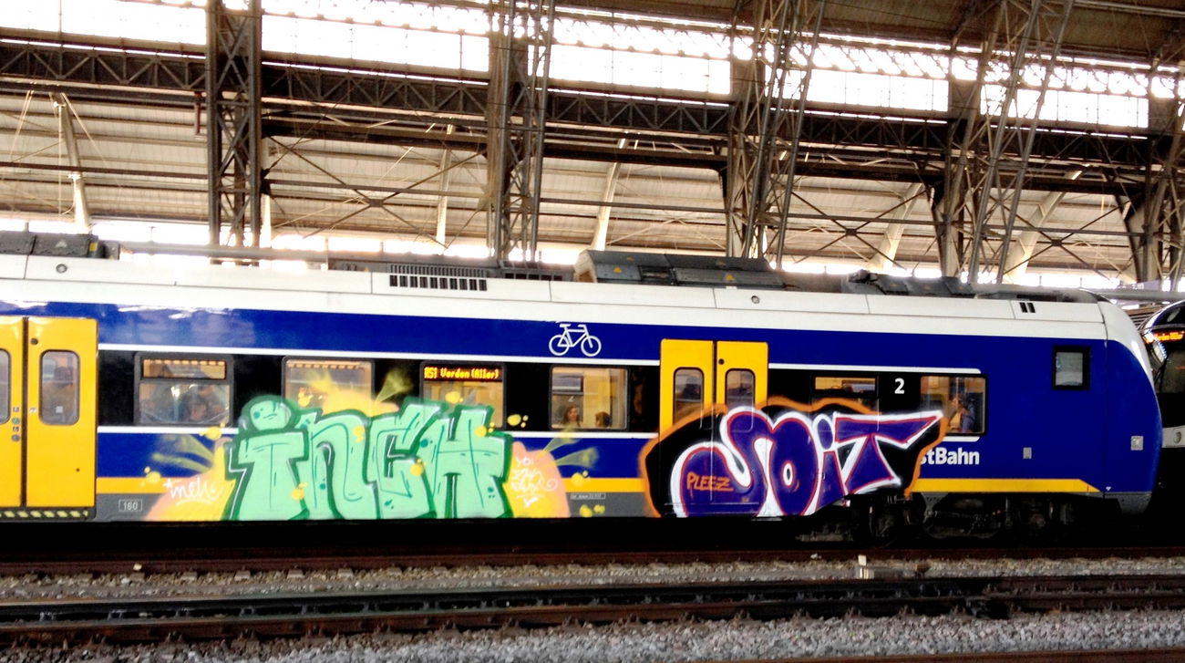 Graffiti Train - Photo by ZUGZWANG - inch, soit (2018)