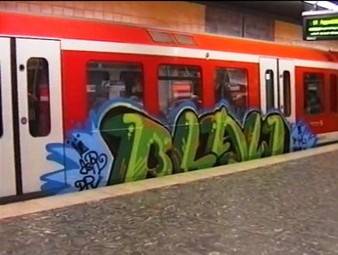 Graffiti Train - Photo by ZUGZWANG - blaw, hamburg