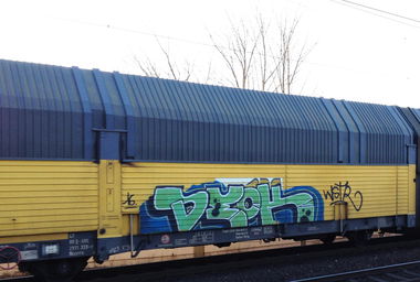 Graffiti Train - Photo by ZUGZWANG - deok