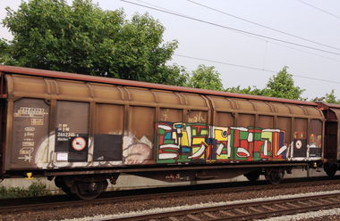 Graffiti Train - Photo by ZUGZWANG