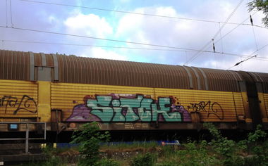 Graffiti Train - Photo by ZUGZWANG