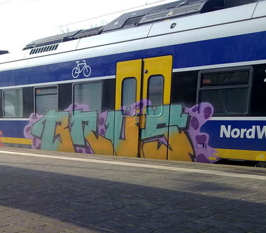 Graffiti Train - Photo by ZUGZWANG - brus (2017)