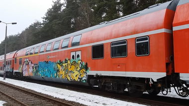 Graffiti Train - Photo by ZUGZWANG