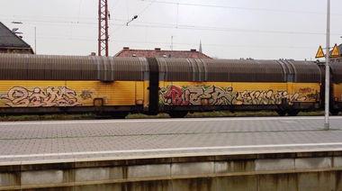 Graffiti Train - Photo by ZUGZWANG