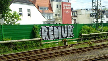 Graffiti Bombing - Photo by ZUGZWANG - remuk, bremen