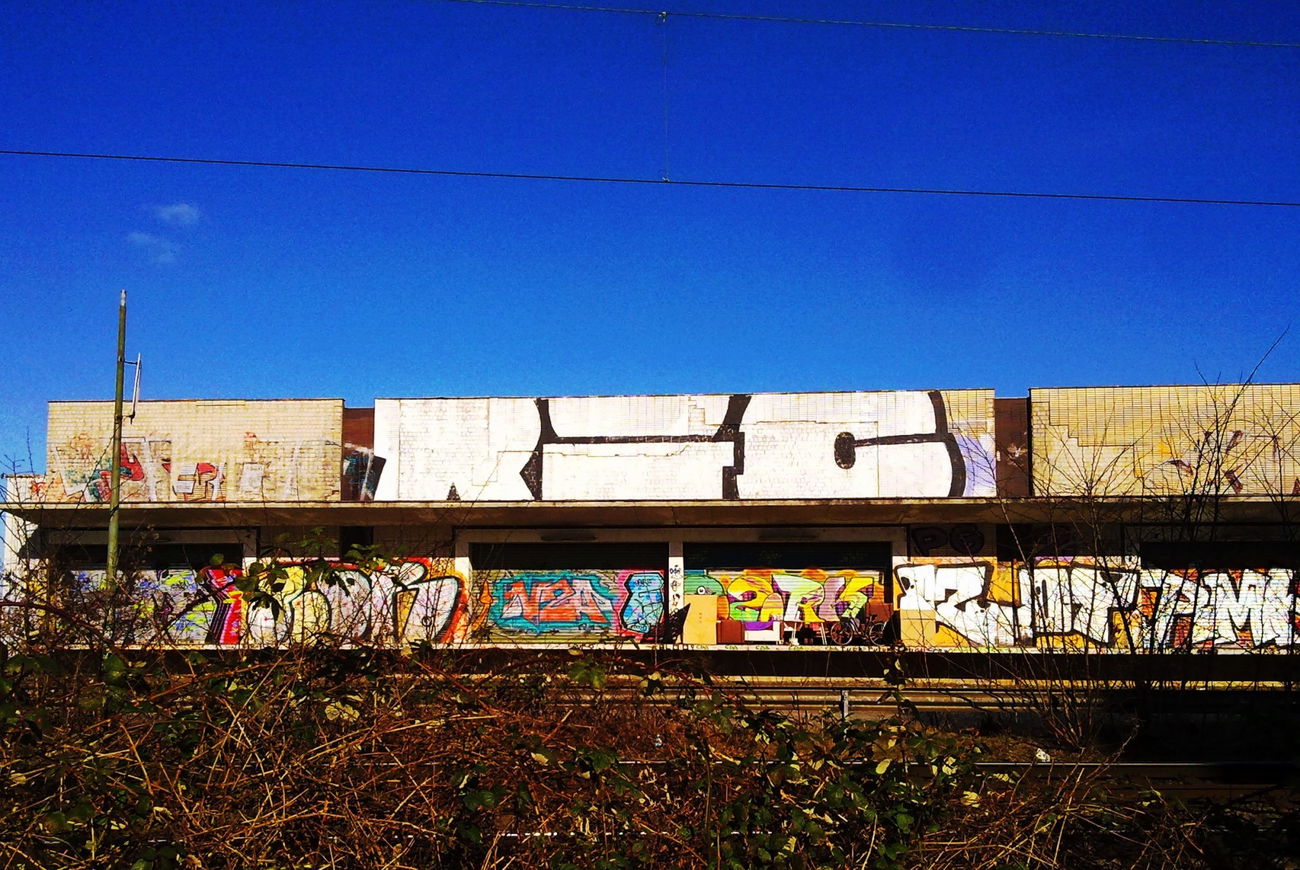 Graffiti Bombing - Photo by ZUGZWANG - ric
