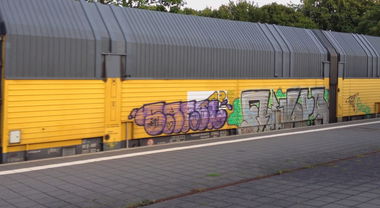 Graffiti Train - Photo by ZUGZWANG
