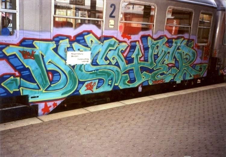 Graffiti Train - Photo by ZUGZWANG