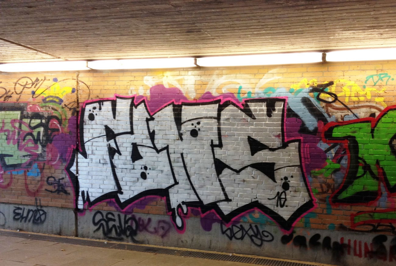 Graffiti Bombing - Photo by ZUGZWANG