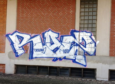 Graffiti Bombing - Photo by ZUGZWANG