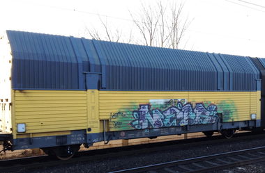 Graffiti Train - Photo by ZUGZWANG