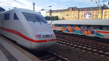 Graffiti Train - Photo by ZUGZWANG (2017)