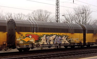 Graffiti Train - Photo by ZUGZWANG