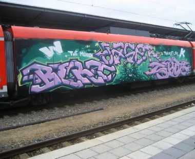 Graffiti Train - Photo by ZUGZWANG - bert