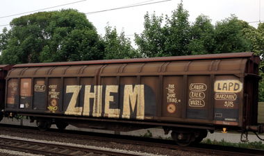 Graffiti Train - Photo by ZUGZWANG - zhem