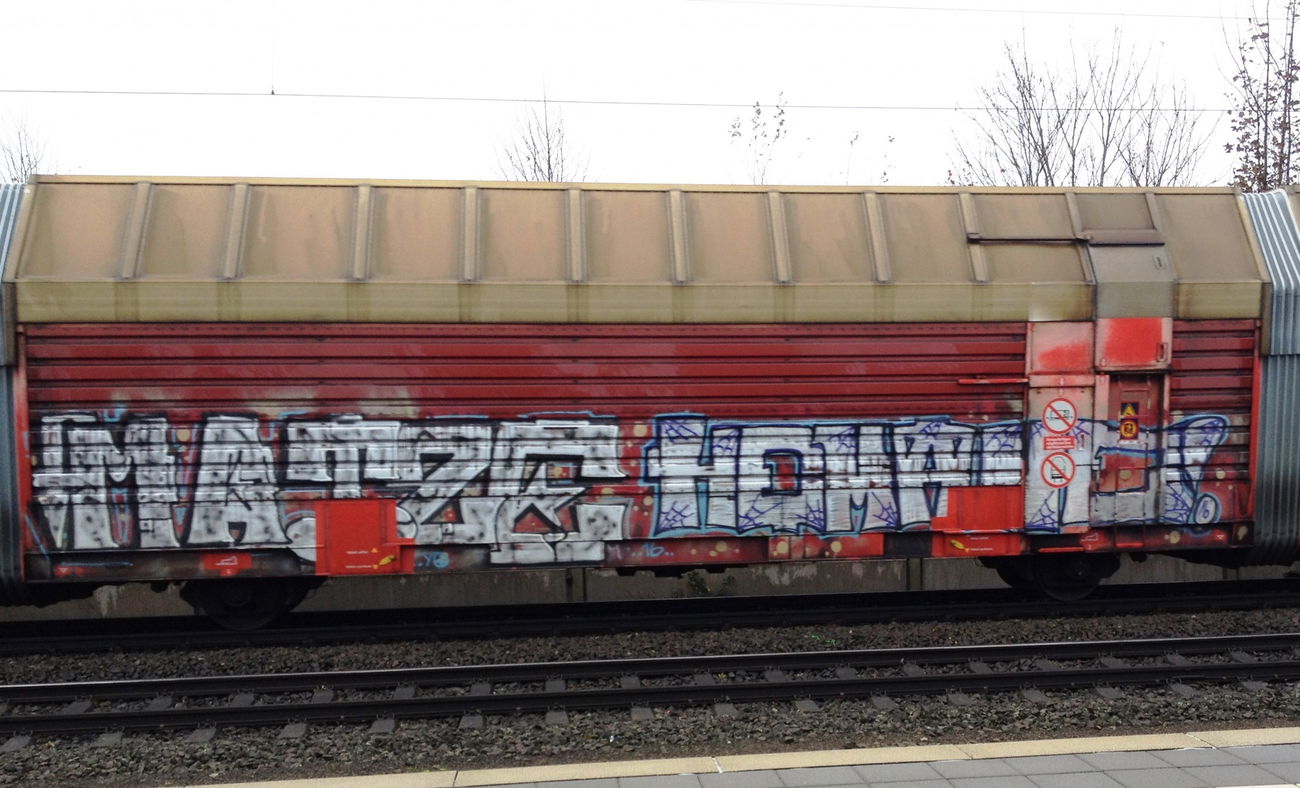Graffiti Train - Photo by ZUGZWANG