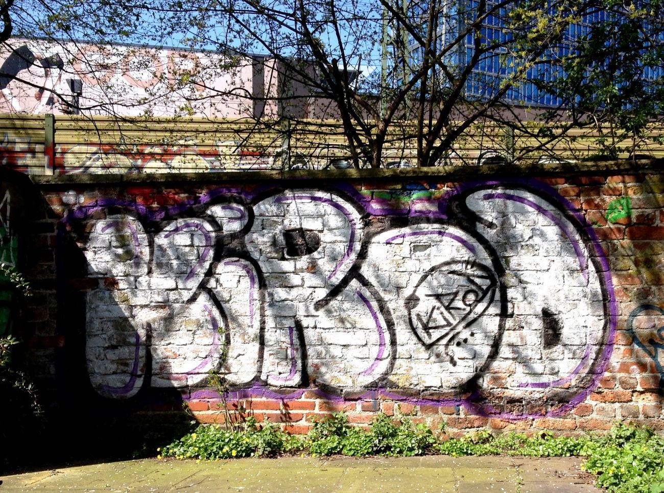 Graffiti Bombing - Photo by ZUGZWANG