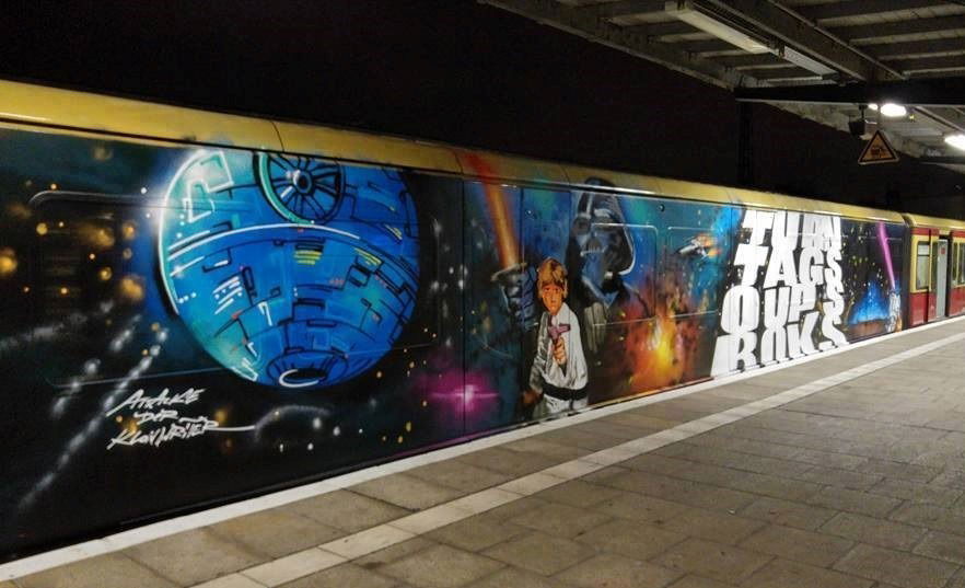 Graffiti Train - Photo by ZUGZWANG