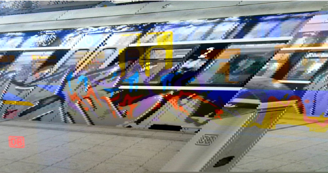 Graffiti Train - Photo by ZUGZWANG - niek, bremen (2015)